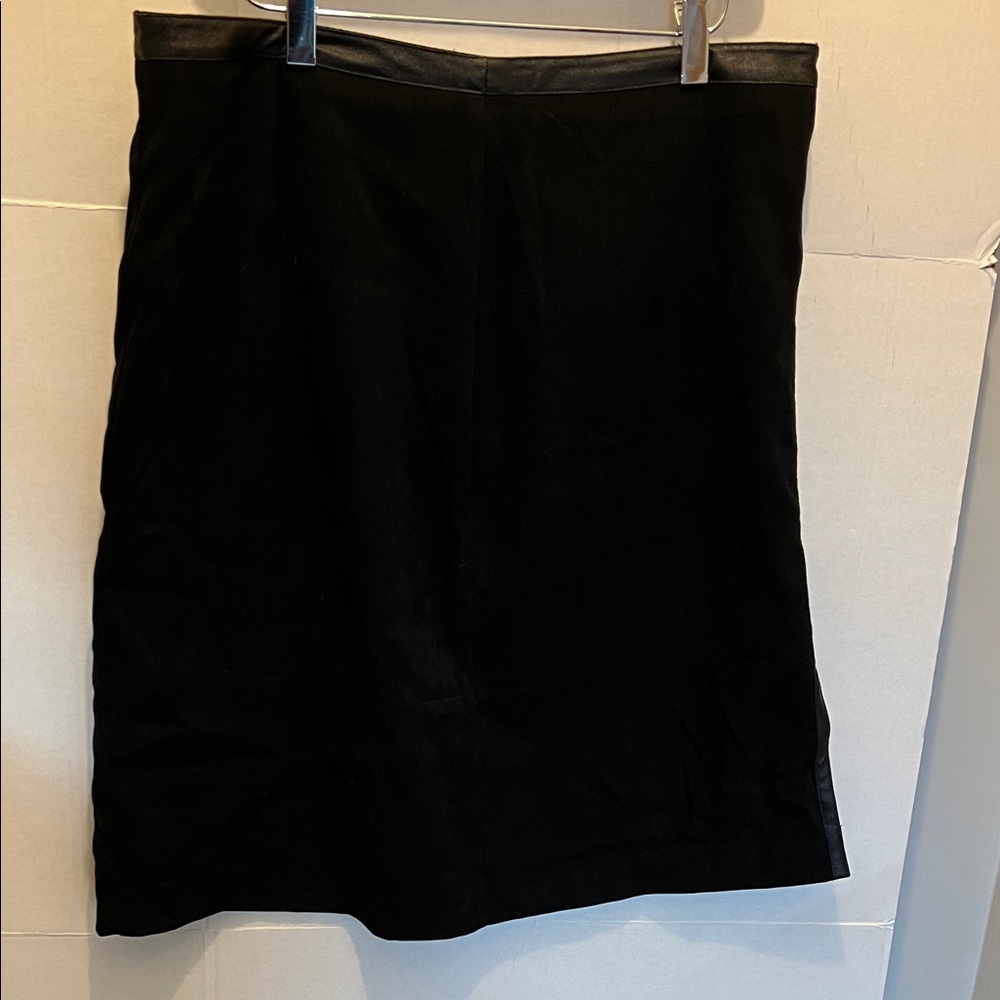 Casual Corner Annex Chic Black Pencil Skirt for Women